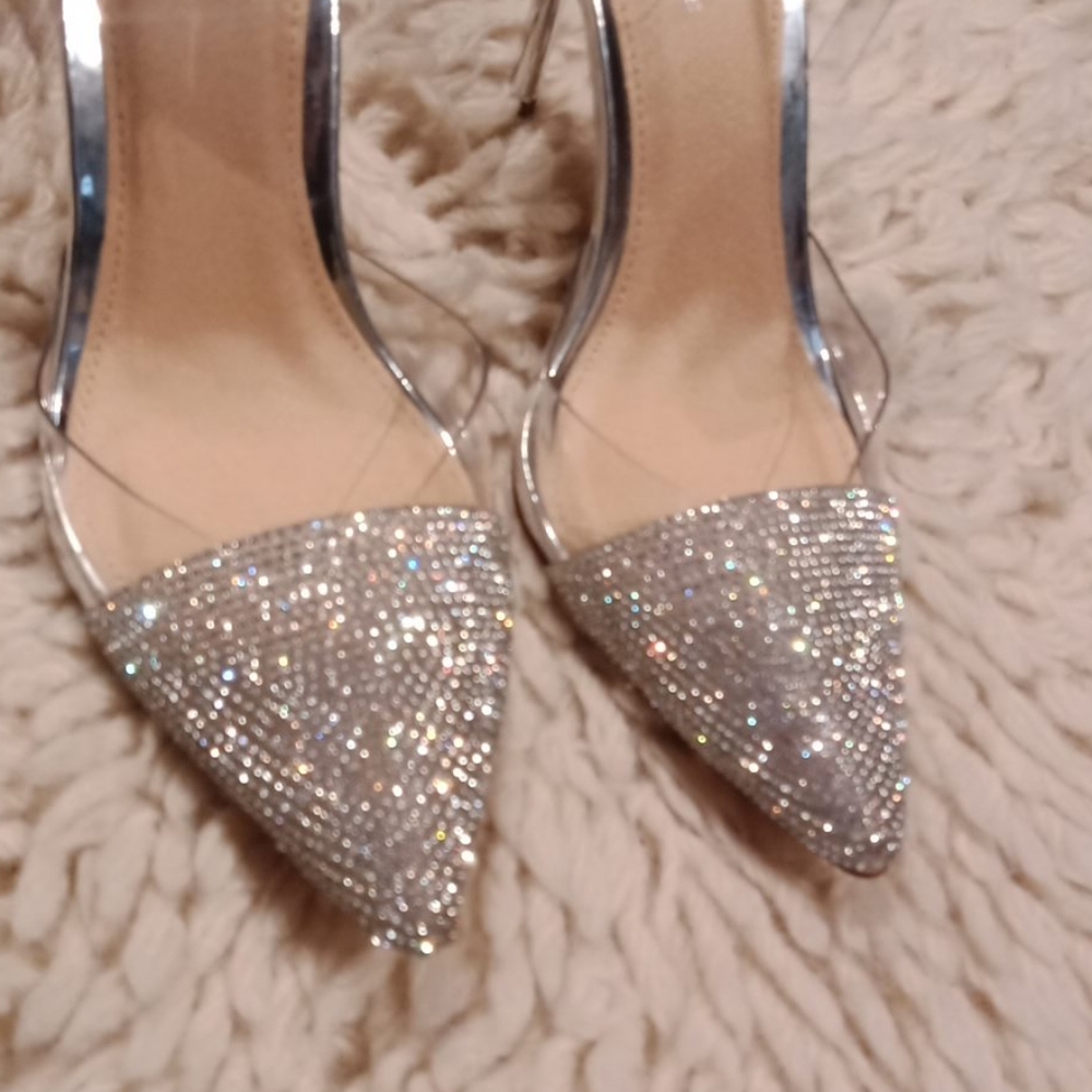 Beautiful heels - Picture 2 of 16